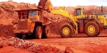 लोहरदगा में बॉक्साइट खनन और स्थानीय विकास पर चर्चा: रोजगार बढ़ा, पर्यावरण संरक्षण की मांग भी तेज