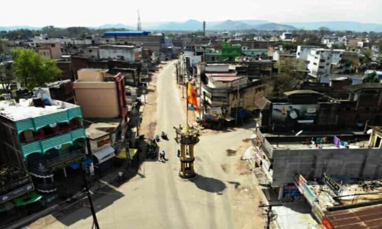 गुमला में विकास की नई संभावनाएं: सड़क परियोजनाओं और स्थानीय बाजारों से बढ़ी आर्थिक गतिविधि, लेकिन चुनौतियां भी कायम