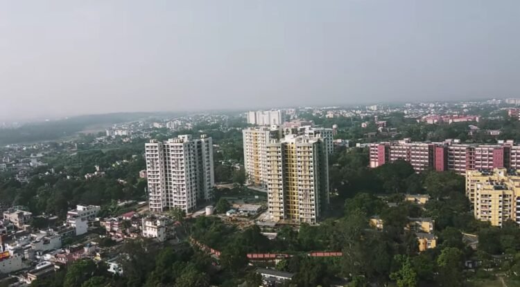 धनबाद में कोयला उद्योग की गतिविधियों में तेजी: आर्थिक गतिविधियां बढ़ीं, पर्यावरण और सुरक्षा पर उठे सवाल