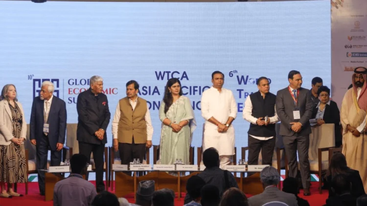 🌍 वैश्विक मंच पर बढ़ रहा सहयोग: कई देशों ने व्यापार और तकनीक के क्षेत्र में बढ़ाई साझेदारी