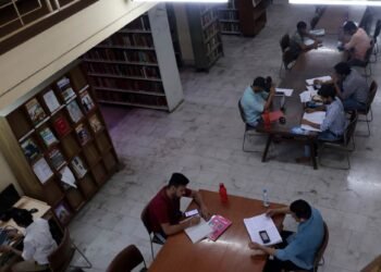 पलामू में बढ़ती बेरोजगारी पर युवाओं की चिंता: कौशल प्रशिक्षण और रोजगार योजनाओं की मांग तेज